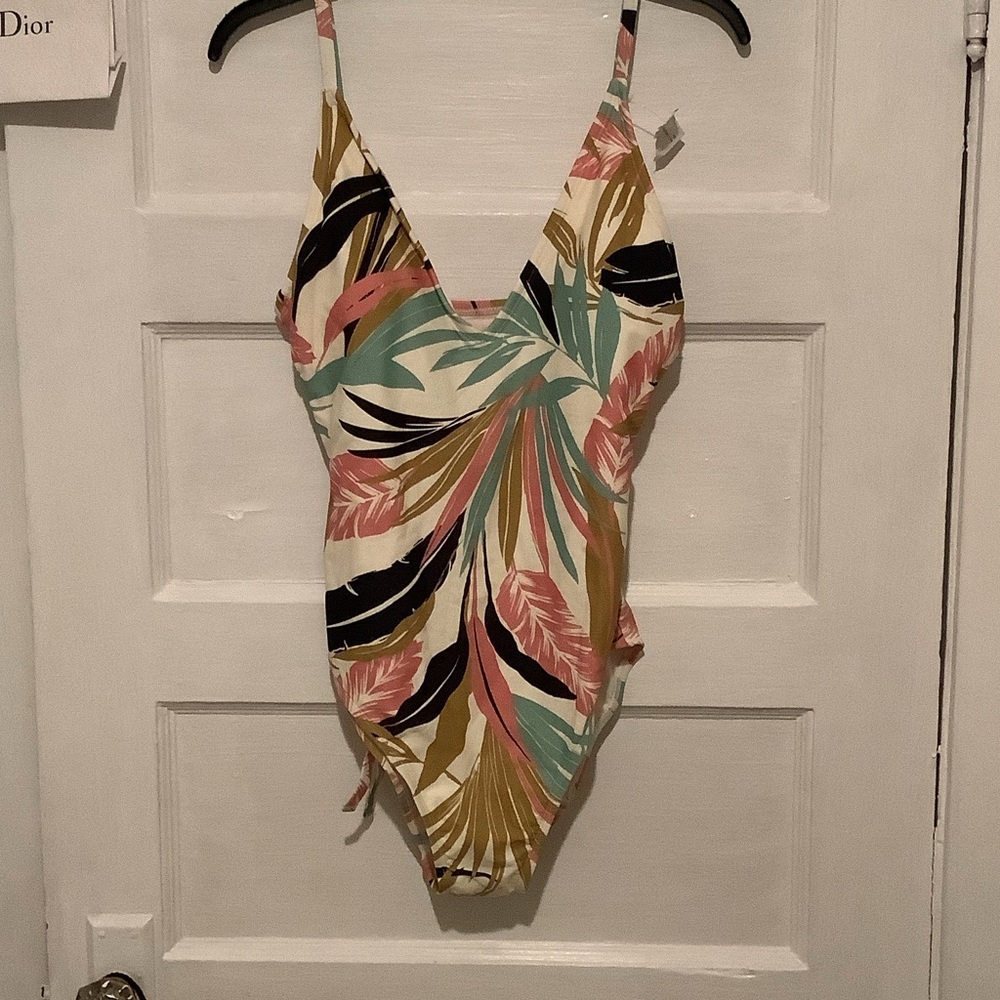 Tropical Leaf Print swimsuit new with tag